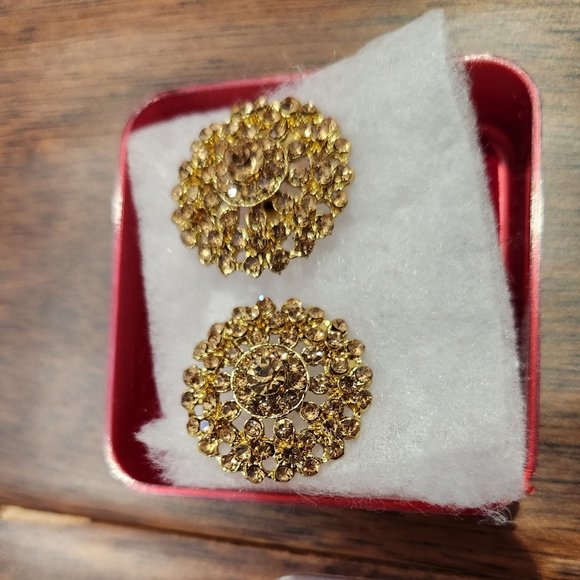 Gold costume earrings - Picture 2 of 3